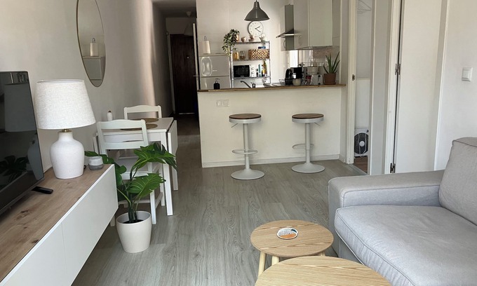 Badalona Apartamento | 2 bedroom apartment close to Badalona Beach and the center of Barcelona