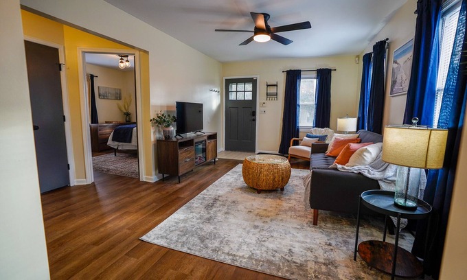 Syracuse Casa | 2 bed Home with Fenced Yard in the Vibrant Eastwood Neighborhood