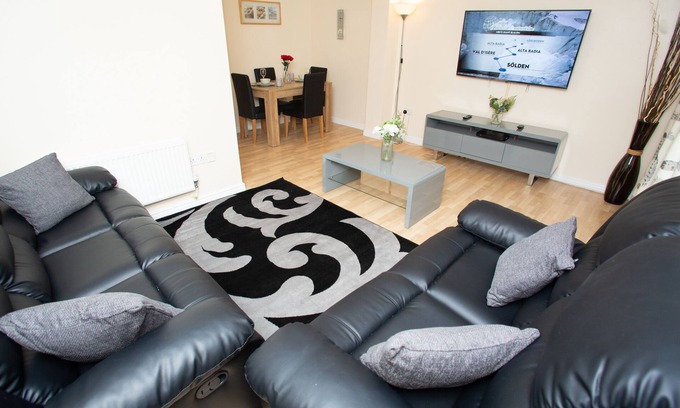 Thamesmead East Casa | 2 Bed House for Pleasure, office work, free parking, near Elizabeth underground
