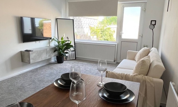 Nottingham Casa | 2 bed House in City Centre - Offers for Long Stays