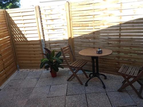 Villemomble Apartamento | 2 Bed House, Parking and Courtyard, Villemomble, Paris