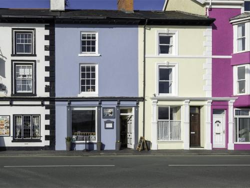 Aberdovey Casa | 2 Bed in Aberdovey DY004