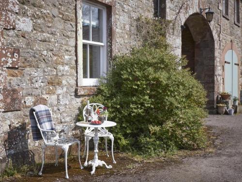 Boltongate Casa | 2 Bed in Boltongate SZ396