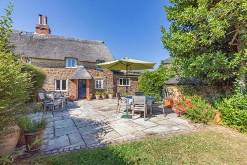 Bridport Casa | 2 Bed in Bowood oc-g32719