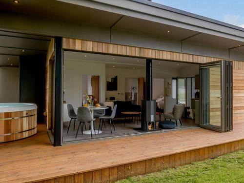 Colchester Casa | 2 Bed in East Bergholt 82398