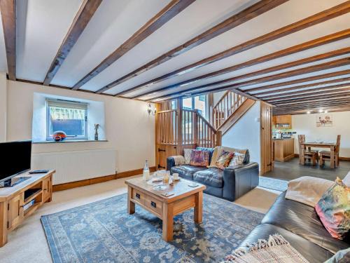 Launceston Casa | 2 Bed in Launceston 95236