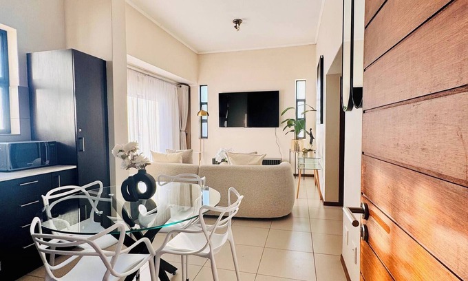 Greater Johannesburg Metropolitan Area Apartamento | 2 Bed in Gorgeous Golf Estate