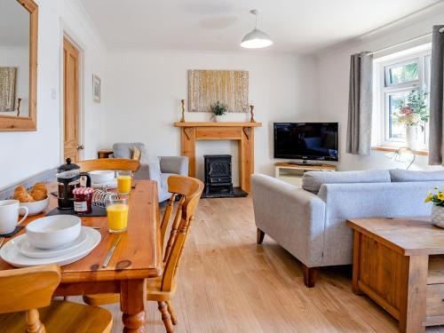 Llanrhidian Higher Casa | 2 bed in Gower 77978