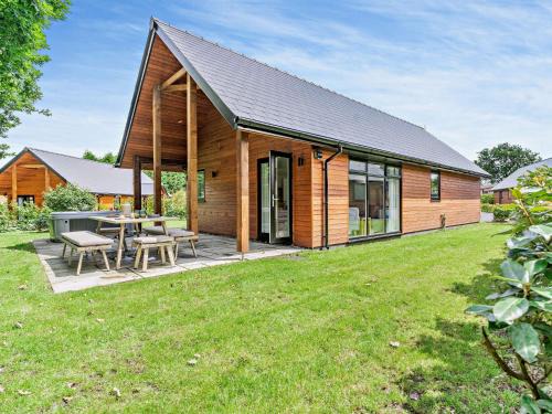 Upper Killay Casa | 2 Bed in Gower 91724