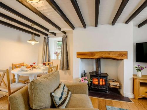 Nefyn Casa | 2 Bed in Nefyn 44492
