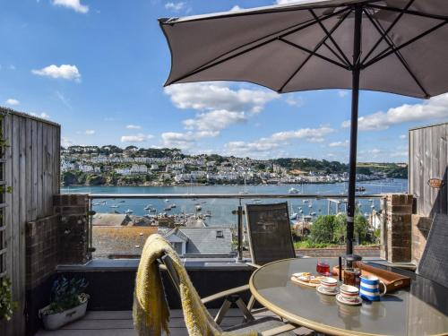 Polruan Casa | 2 Bed in Polruan 75740