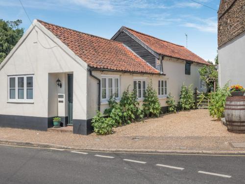 Cawston Casa | 2 Bed in Reepham 37016