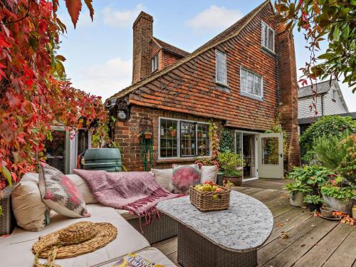 Hadlow Casa | 2 Bed in Tonbridge 96313