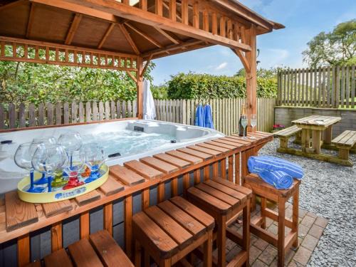 Truro Casa | 2 Bed in Truro LJASM