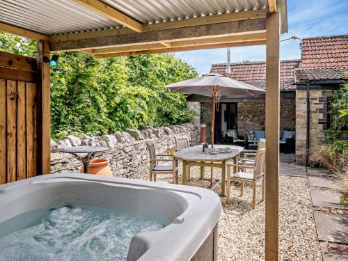 Wedmore Casa | 2 Bed in Wedmore 51342
