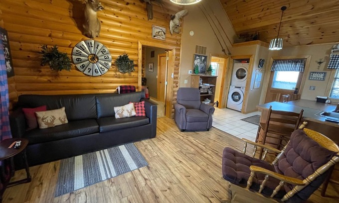 Notch Estates Cabina | La cabina de registro, al Bosque, aislada, 2 jacuzzi, Wi-Fi, senderos naturales, a 1 milla de SD