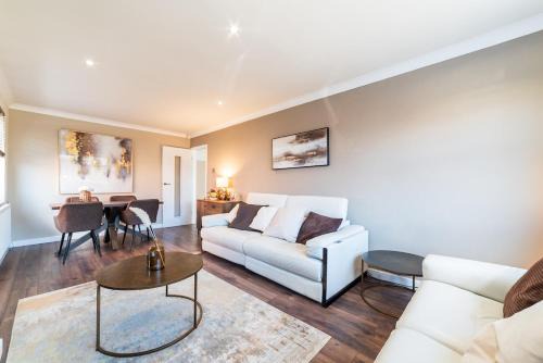 Darwen Casa | 2 Bed Modern Bungalow in Darwen, Garden & Parking