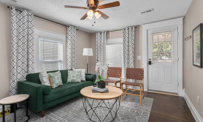 Rosedale Casa | 2-Bed Retreat Near KU Med W/Fenced Yard | 32