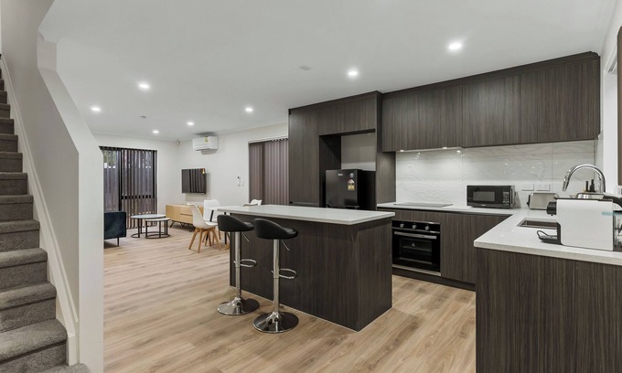Papakura Casa | 2 Bed Room House - Holiday Home/Short term Rent