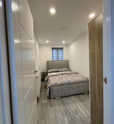Lacey Green Casa | 2 Bed-Sleeps 5-Free Parking-Pet Friendly