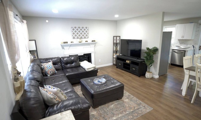 Bynum Casa | 2 BED, Tv, Moroccan Style, kids essentials, Walk to Golf, close to shopping