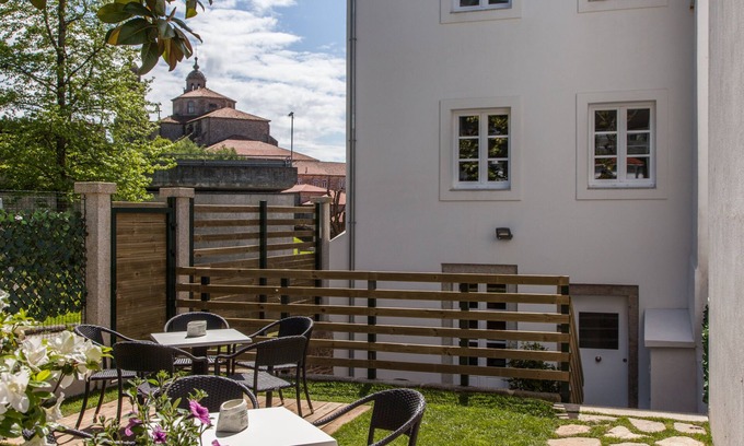 Santiago de Compostela Apartamento | Apto. 2 dorm. 3 min. andando a catedral - jardin terraza wifi ascensor - P1