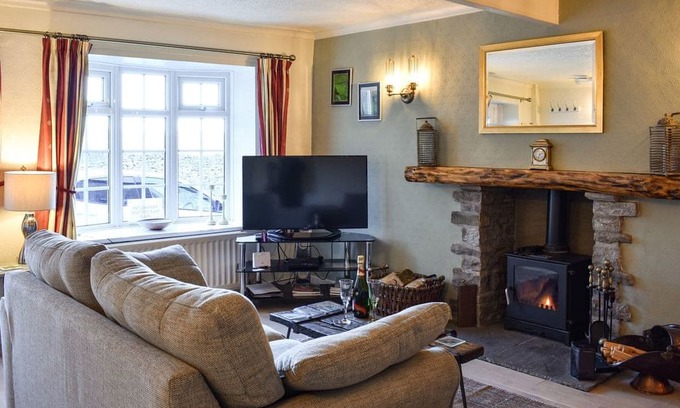 Middleham Cabina | 2 bedroom accommodation in Middleham near Leyburn