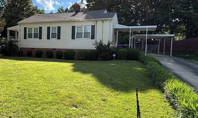Siler City Casa | 2 bedroom, 1 bath, remodeled 1945 cottage, 1000sq.ft. Two new LUX KING size beds