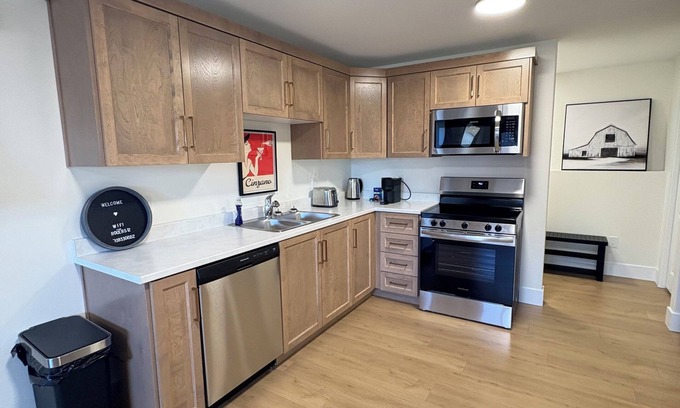 Terra Nova Apartamento | 2 bedroom 1 bathroom apartment in kenmount terrace with private driveway