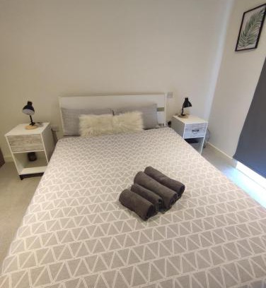 Woolwich Apartamento | 2 bedroom 2 bath 1 ensuite in Roya Asenal beautiful views & parking