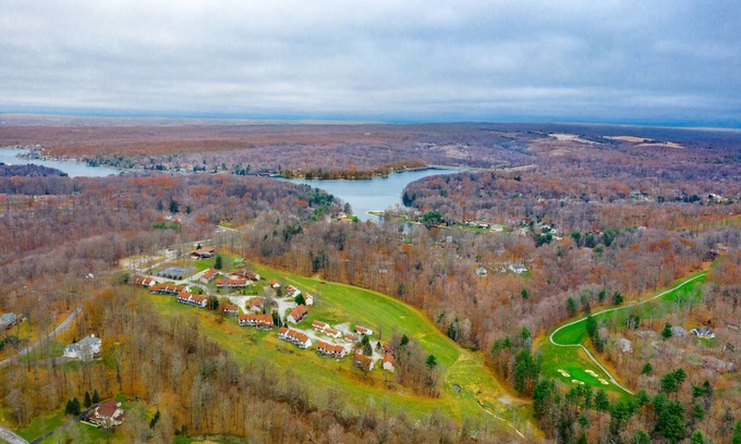 DuBois Condominio | 2 Bedroom, 2 Bath Condo in Lakeside Resort Community (1 Queen & 2 Twin Beds)