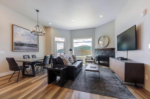 Park City Apartamento | 2 Bedroom 2 BATH Condo with Pool, Sauna, Views & MORE