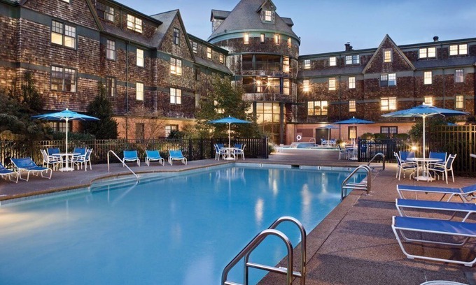 The Point Condominio | 2 Bedroom 2 Bath Condo Right on the Wharf-Beautiful!! Walk to Town!