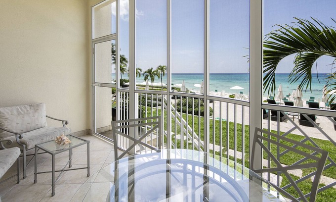 Omega Bay Estates Condominio | 2 dormitorios, 2 baños, frente al mar, Villa