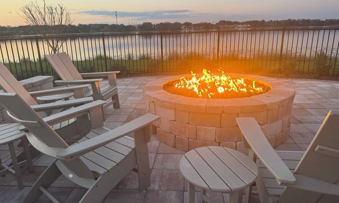 Winter Haven Apartamento | 2-bedroom, 2-bath unit offers a family-friendly retreat just mins from LEGOLAND.