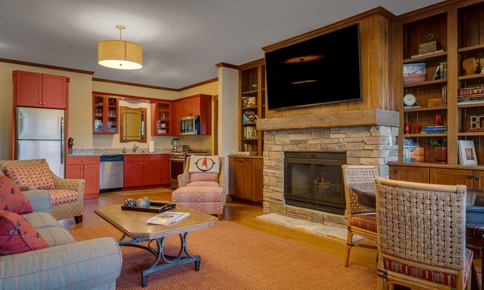 Harbor Springs Cabaña | 2 dormitorios y 2 baños Cottage en True North Golf Club en Harbor Springs MI