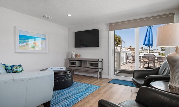 Nokomis Apartamento | 2 Bedroom/2 Bath Villa (Second Level) - Unit 10