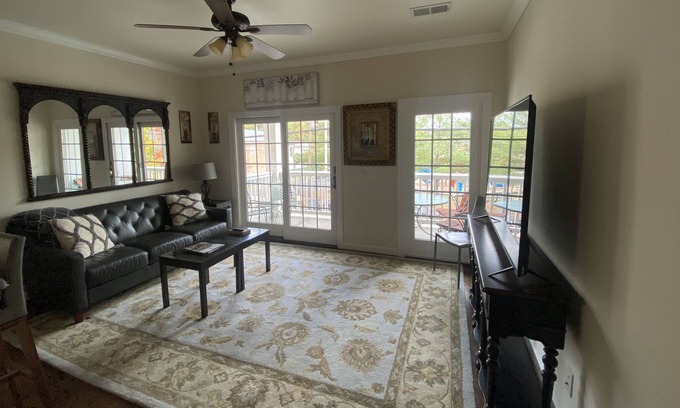 Northside District Cama Y Desayuno | 2 Bedroom 2 bath walking distance from Rupp Arena