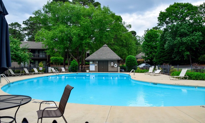 Pinehurst Apartamento | 2 bedroom/2 bath with pool access