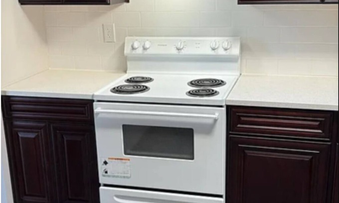 South Kansas City Condominio | 2 Bedroom & 2 Bathrooms Apartment for Long-Term Rentals.