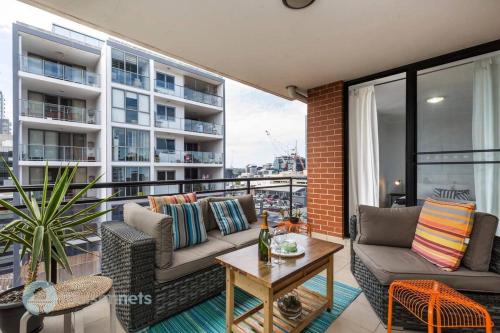 Parramatta Apartamento | 2 Bedroom 2 Bathroom Apt with Balcony and Parking