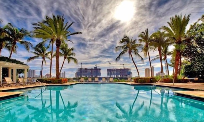 Eastern Shores Apartamento | 2 Bedroom 696922 by Houzlet