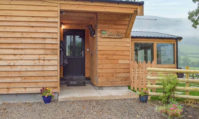 Pennant Melangell Cabaña | Alojamiento de 2 habitaciones en Penybontfawr, near Llanfyllin