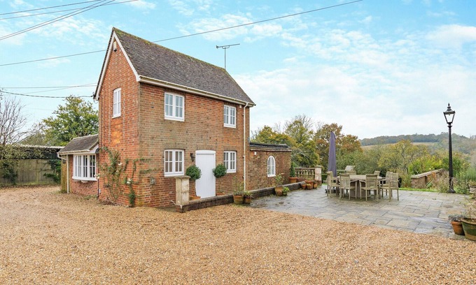 Sharpthorne Cabaña | 2 bedroom accommodation in East Grinstead