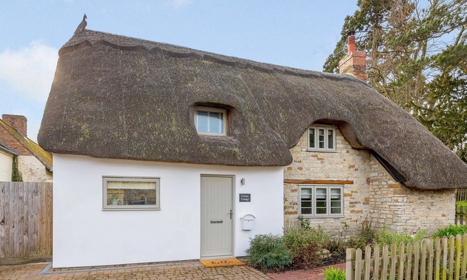 Kineton Cabaña | 2 bedroom accommodation in Little Kineton