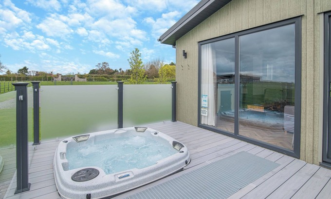Shepton Mallet Chalet De Esquí | Alojamiento de 2 habitaciones en Midsomer House, East Compton