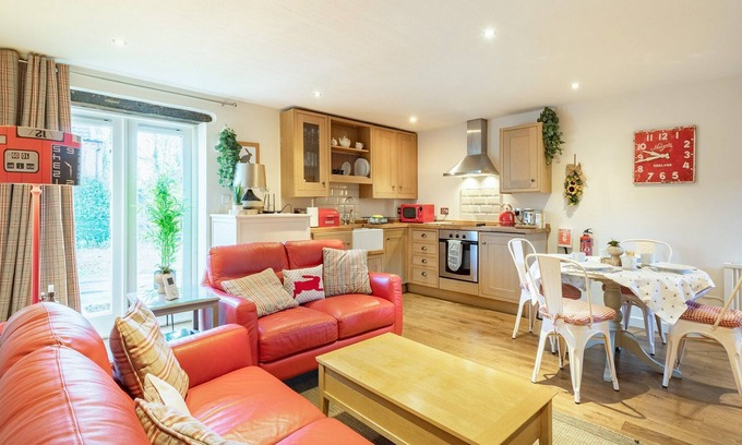North Walsham Cabaña | 2 bedroom accommodation in Suffield, near North Walsham