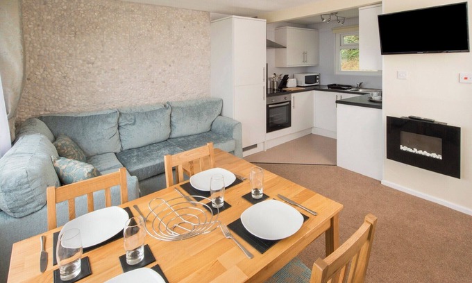 Berrynarbor Chalet De Esquí | 2 bedroom accommodation in Combe Martin