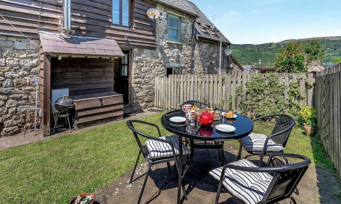 Abergavenny Cabaña | 2 bedroom accommodation in Abergavenny