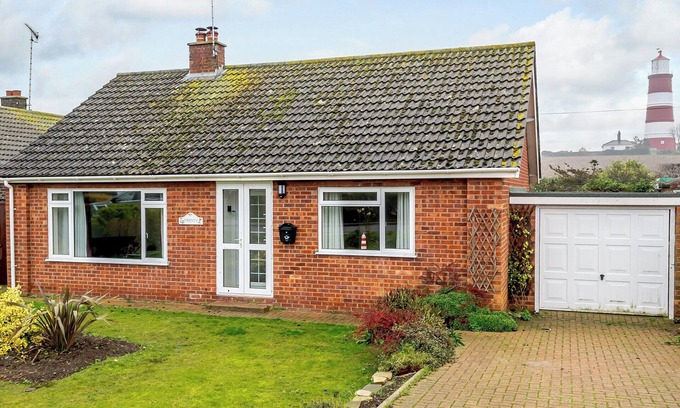 Happisburgh Cabaña | A charming bungalow in close proximity to many attractions and beautiful beaches.